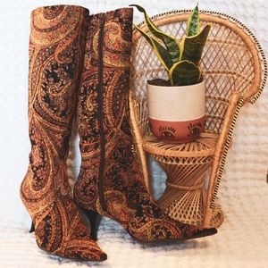 TAPESTRY boots